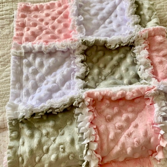 Baby girl rag quilt blanket / stroller car seat size - Picture 12 of 12